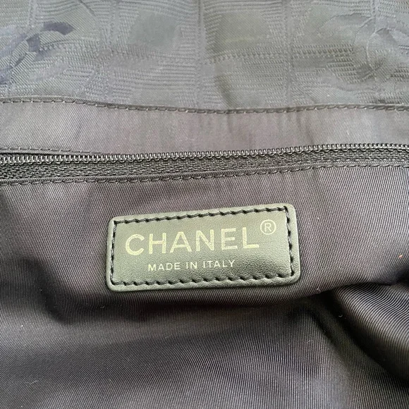 Chanel tote - Picture 4 of 10
